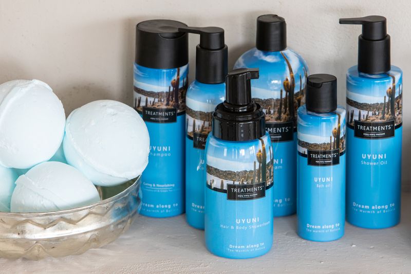 Bomba de baño Wellness Uyuni de TREATMENTS® – imagen de ambiente