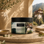 Aceite Exfoliante Corporal Mahayana de TREATMENTS® – imagen de ambiente
