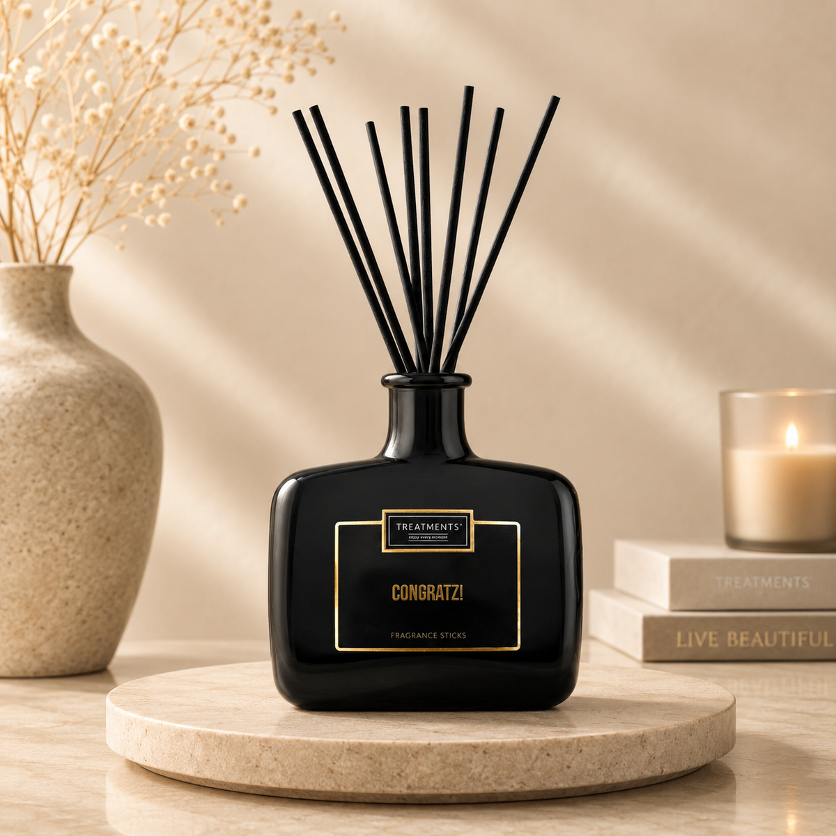 Varillas Perfumadas "¡Felicidades!" de TREATMENTS® – imagen de ambiente
