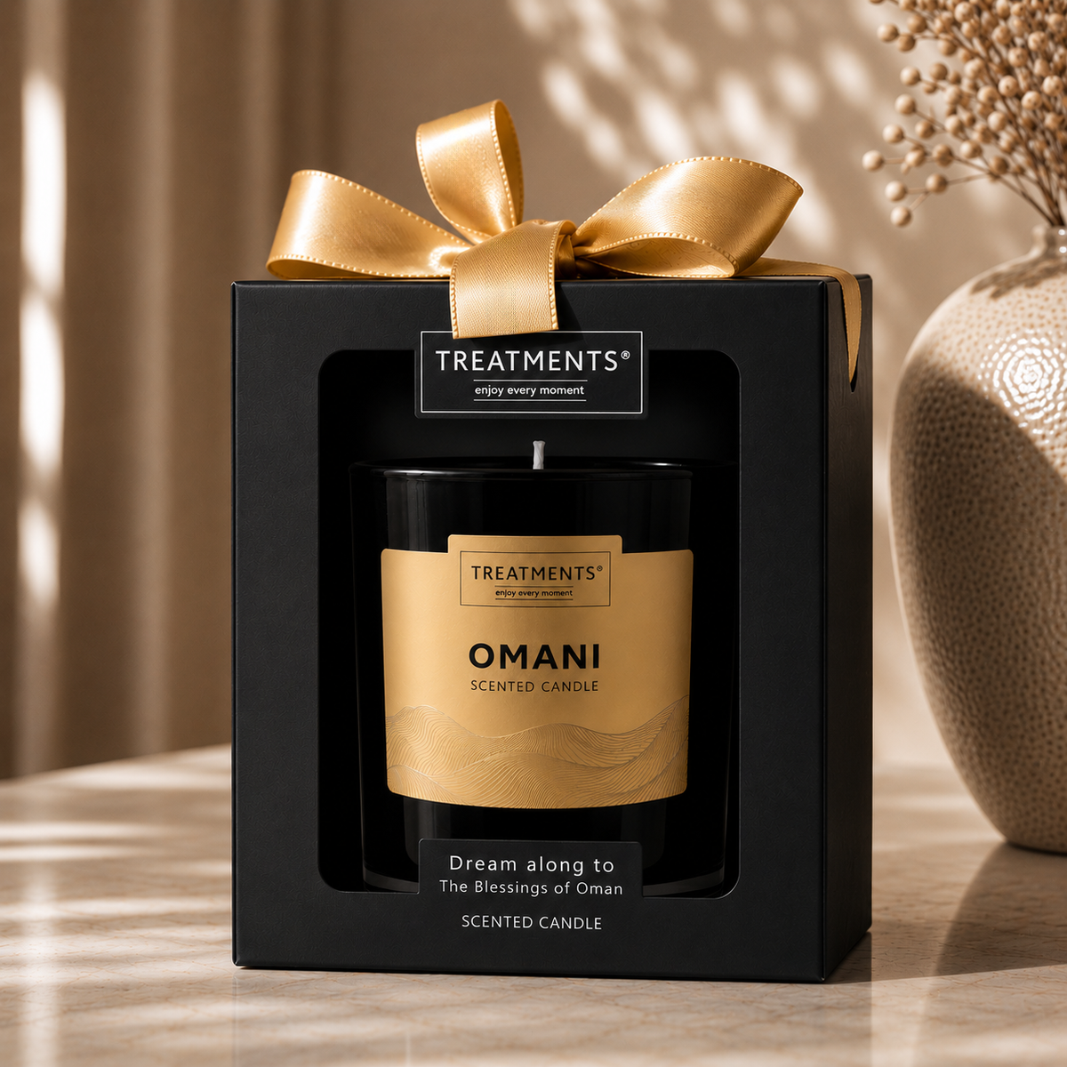 Caja de Regalo Vela Perfumada Omani de TREATMENTS® – imagen de ambiente