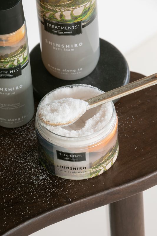 Espuma de Baño Shinshiro de TREATMENTS® – imagen de ambiente (2)