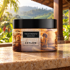 Exfoliante Corporal de Sal Marina Ceylon de TREATMENTS® – ambiente inspirado en Sri Lanka
