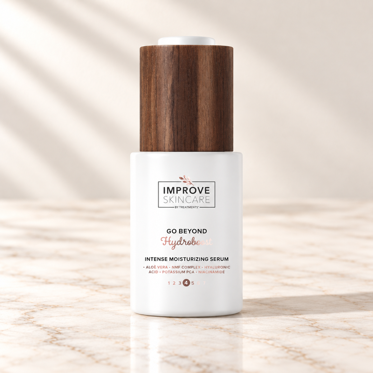Treatments® - Go Beyond - Hydroboost - Sérum Hidratante Intensivo - 30 ml sobre mármol claro