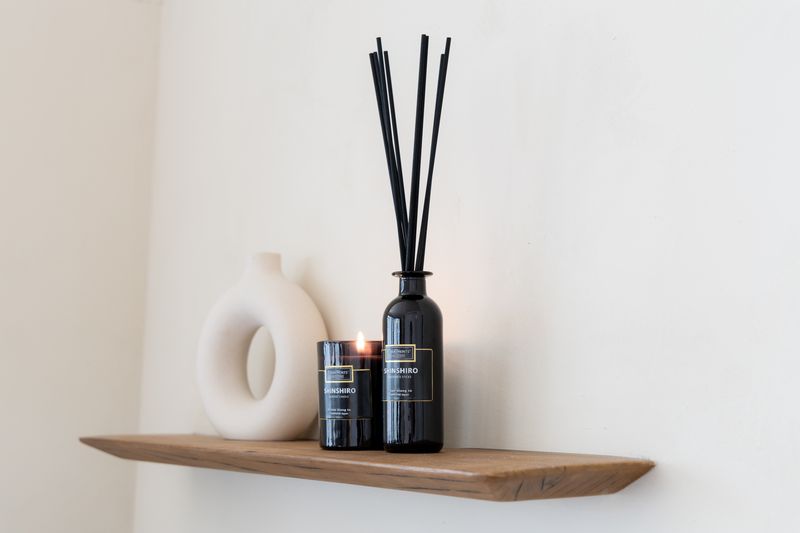 Perfume de Interior Shinshiro de TREATMENTS® – imagen de ambiente (3)