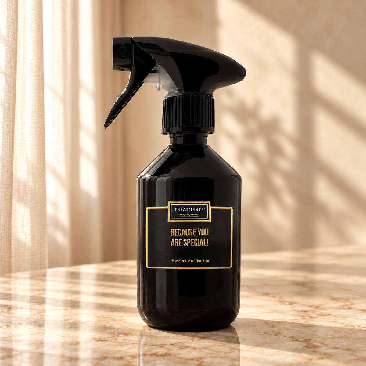 Treatments® - Perfume de Interior "Porque Eres Especial" - 300 ml sobre mármol
