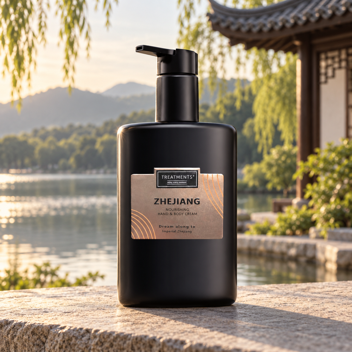 Crema Nutritiva de Manos y Cuerpo Zhejiang de TREATMENTS® – ambiente inspirado en Zhejiang